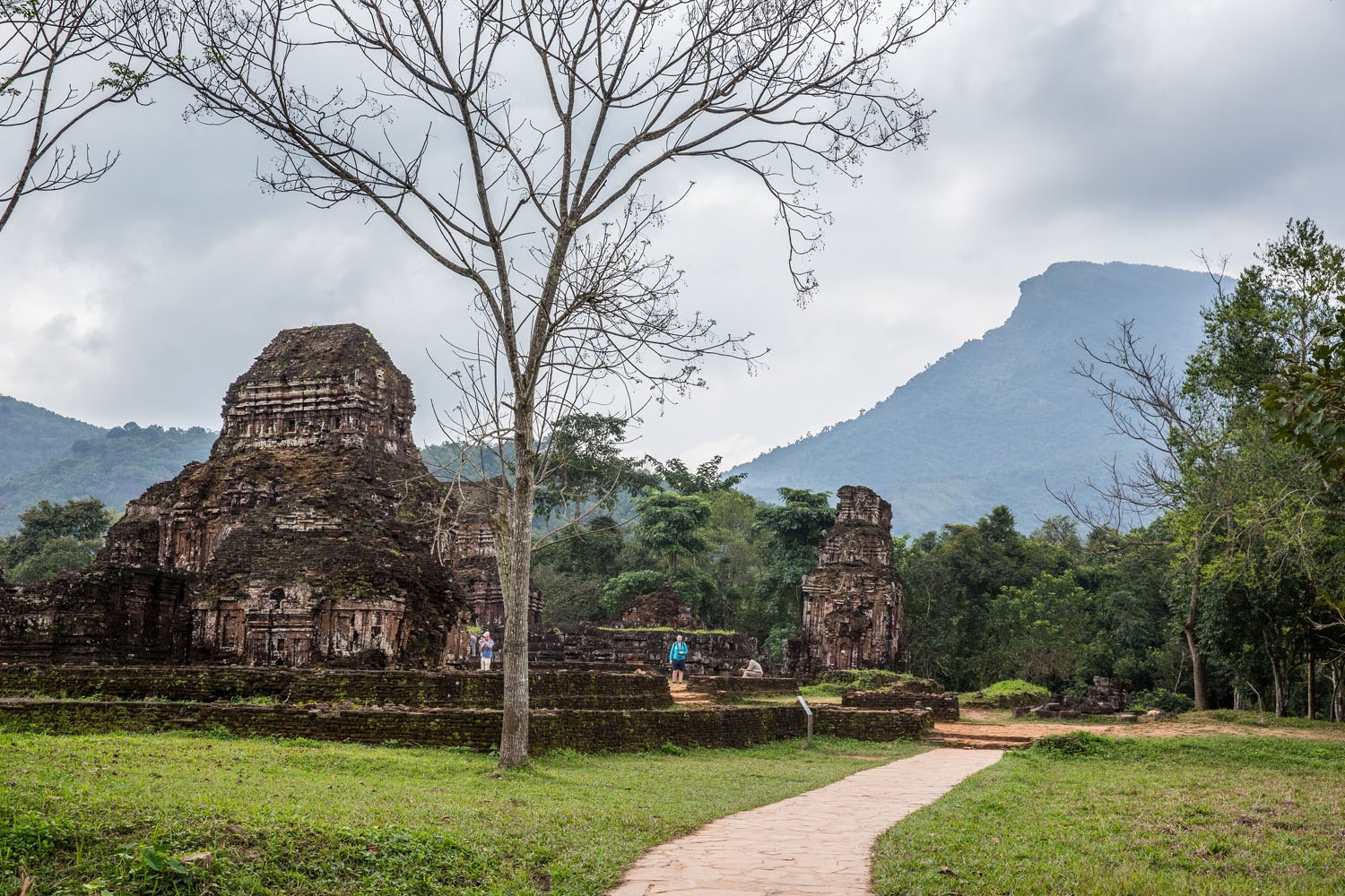 Traveling from Hoi An to Hue in Vietnam