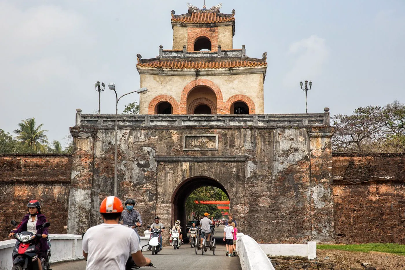Gate