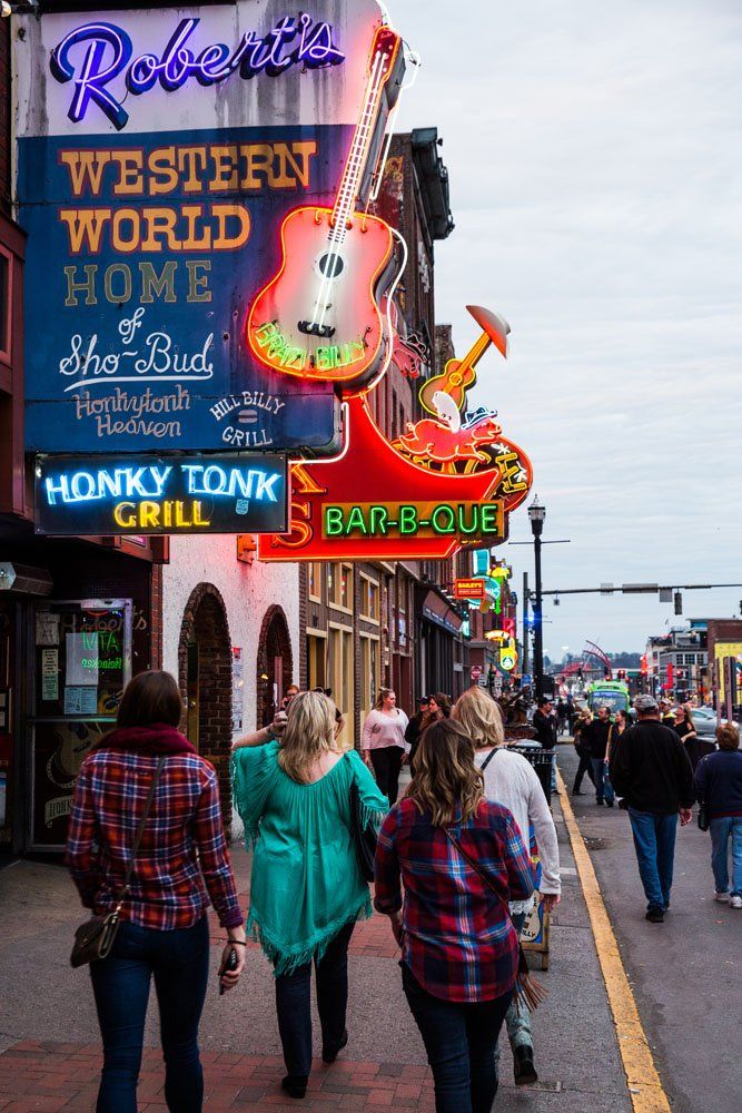 Walking Down Broadway Nashville