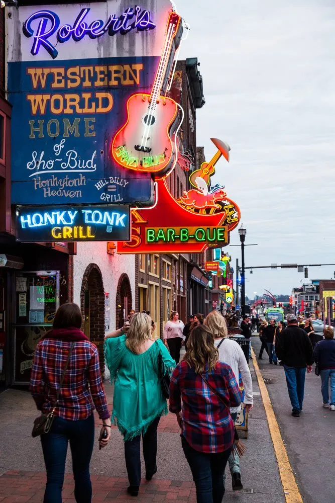 Walking Down Broadway Nashville