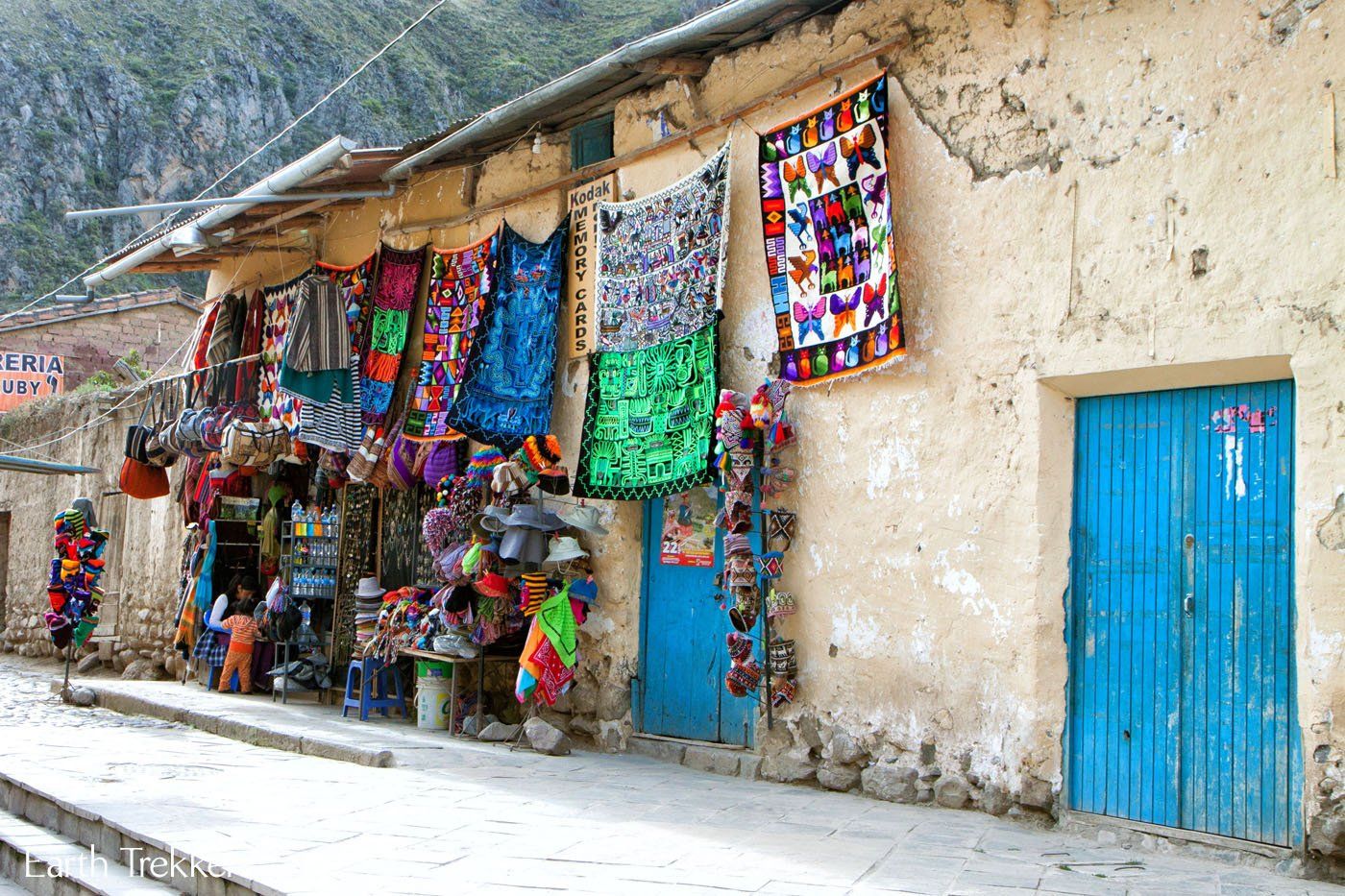 Market in Ollantaytambo