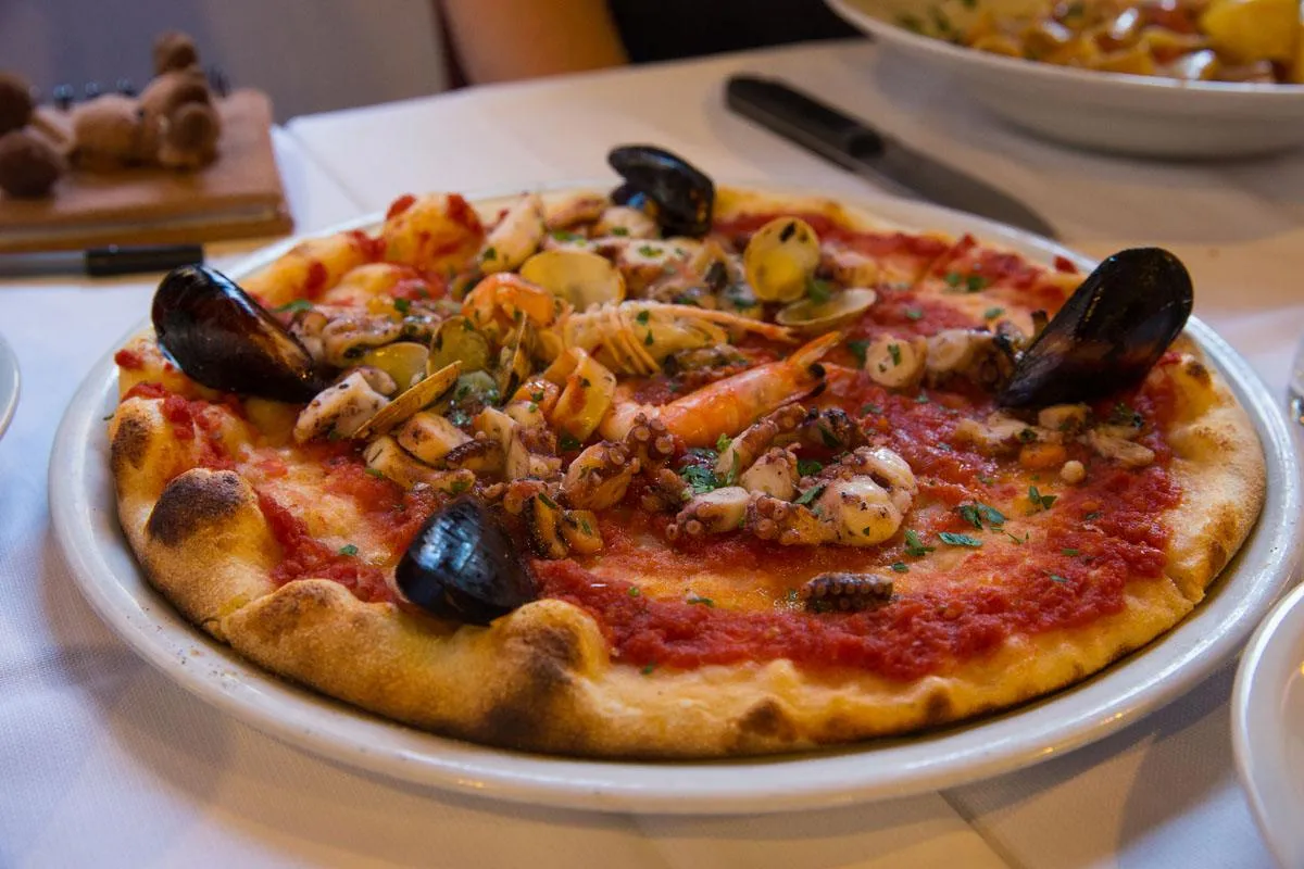 Seafood Pizza