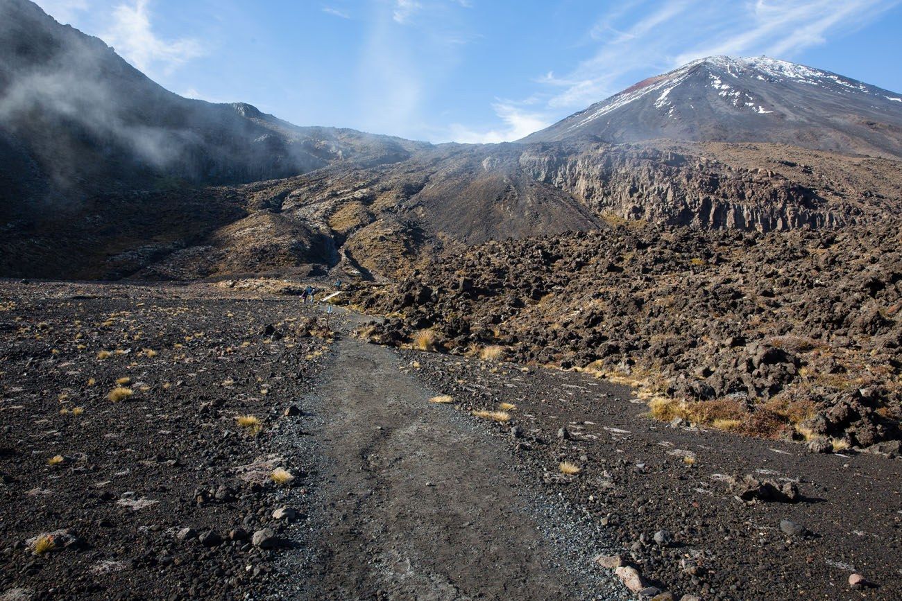 Hiking to Mt Doom tongariro alpine crossing