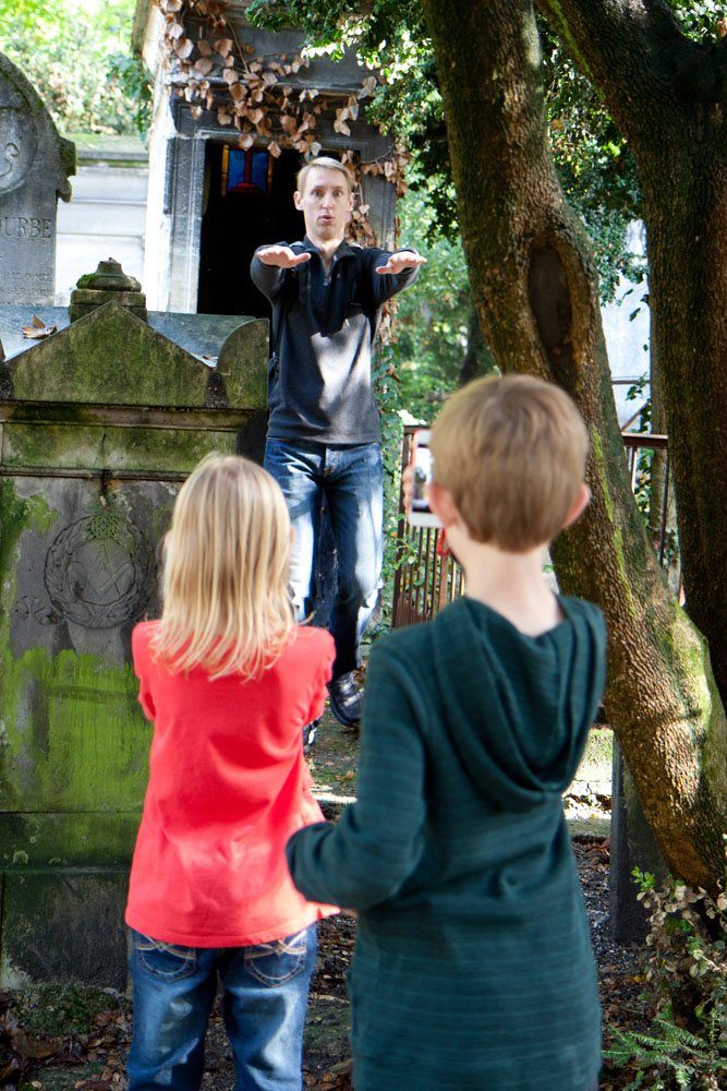 Pere Lachaise Zombies