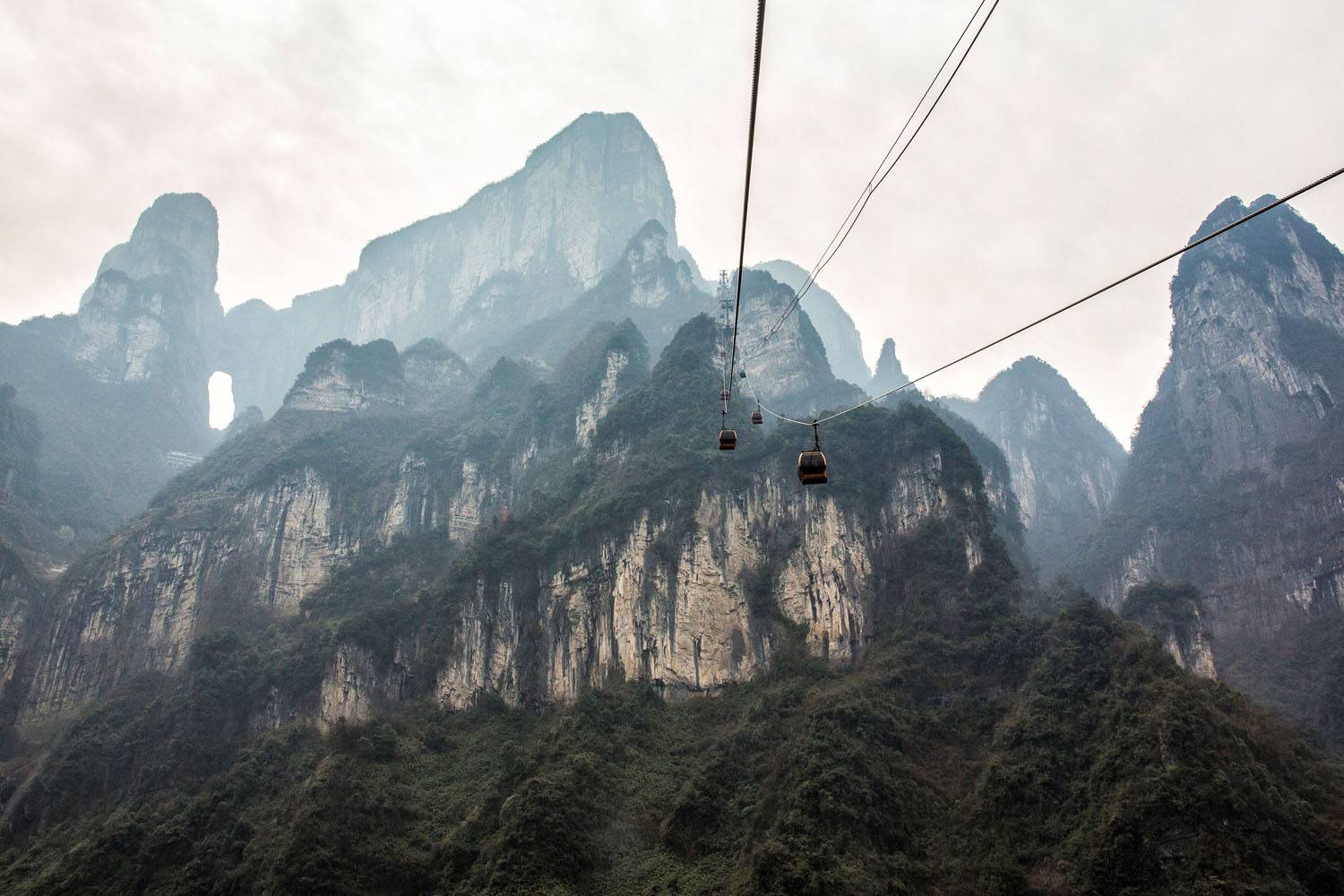  pequeñas curiosidades  - Página 17 Tianmen-Shan-Cable-Car-Ride