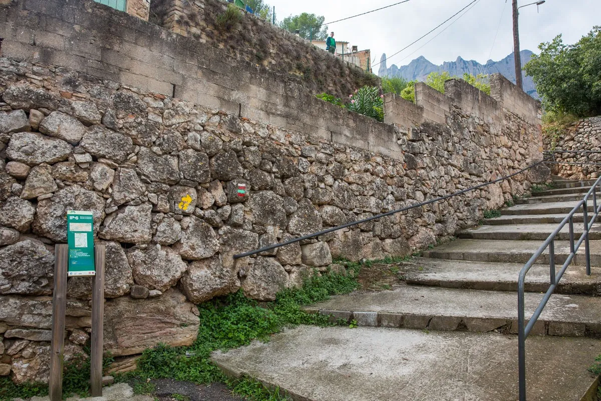 To the Montserrat hiking trail