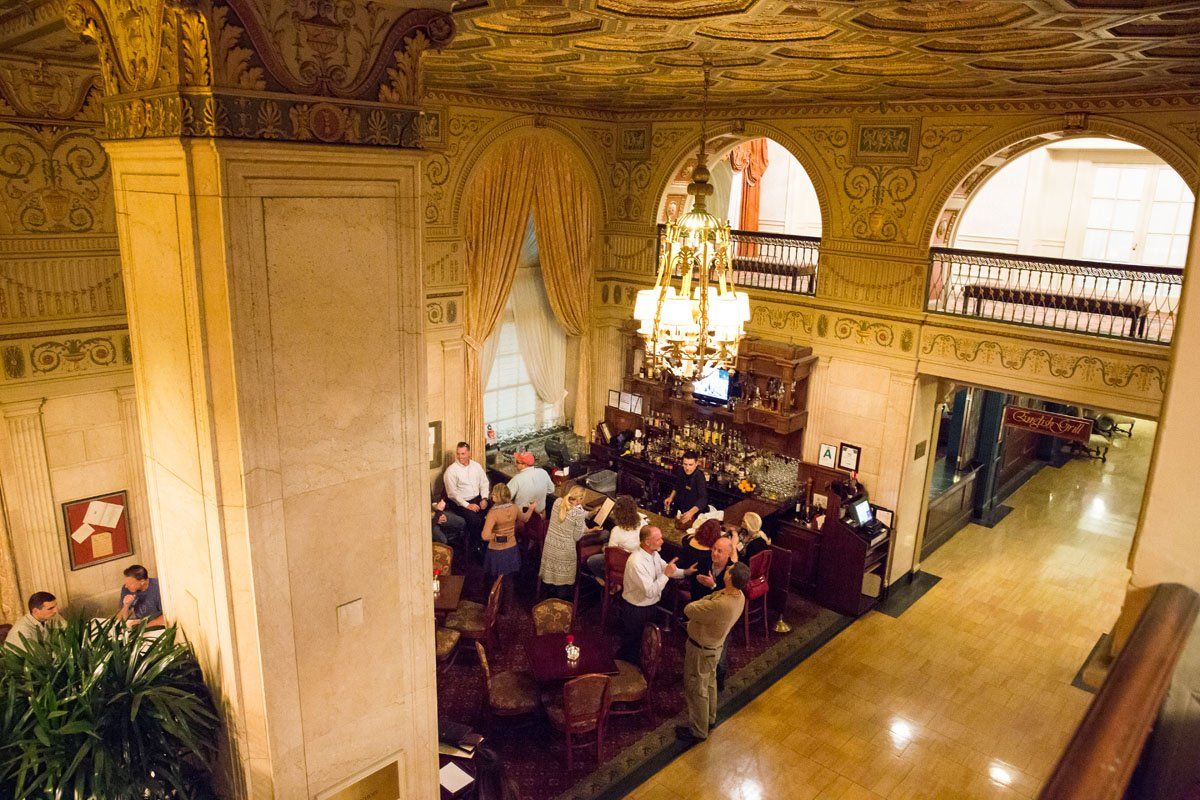 Hotel Brown Lobby Bar