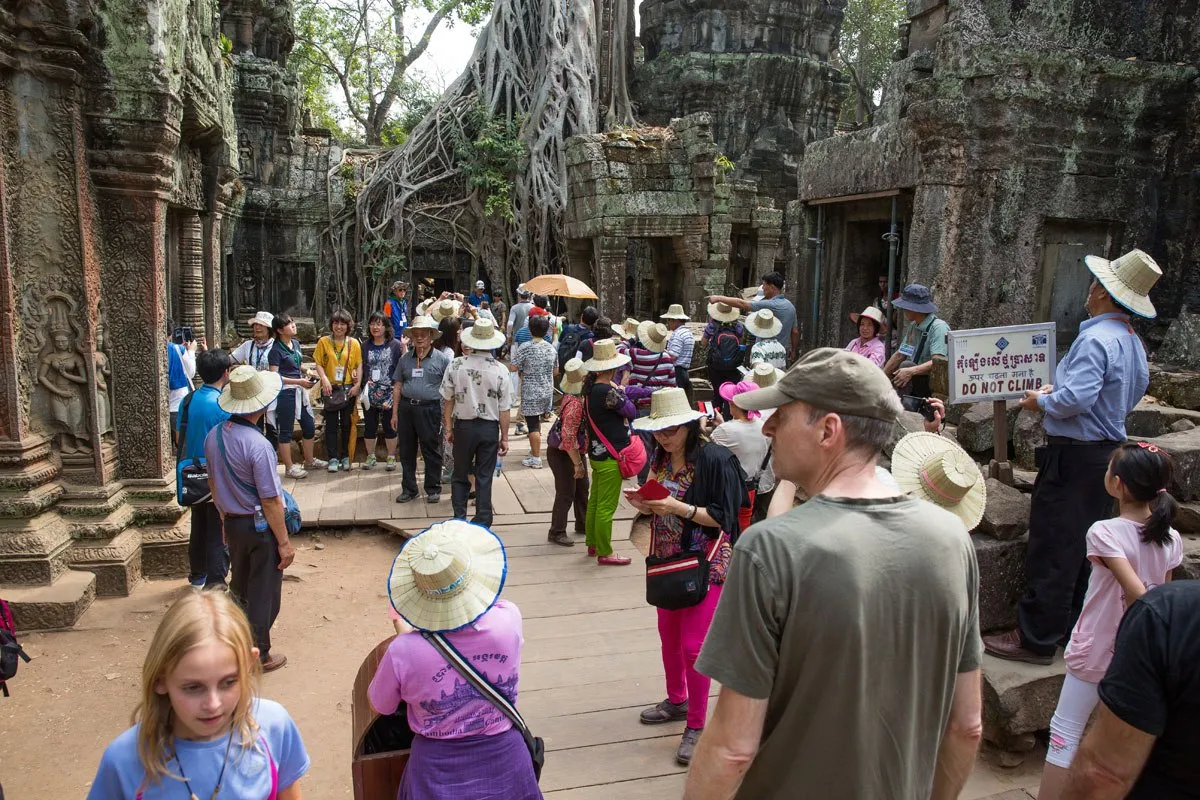 Crowds at Ta Prohm