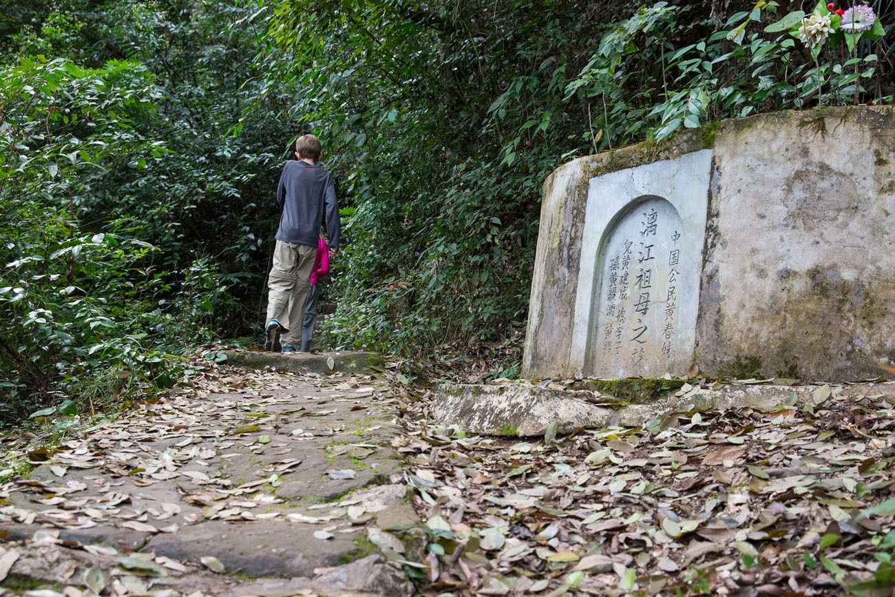 Walking Lao Zhai Shan