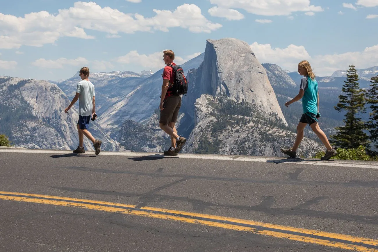 Walking to Glacier Point