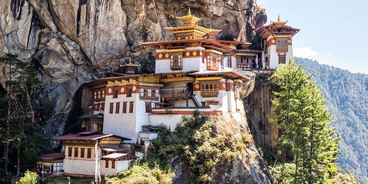 https://www.earthtrekkers.com/one-week-in-bhutan-itinerary-thimphu-punakha-paro/