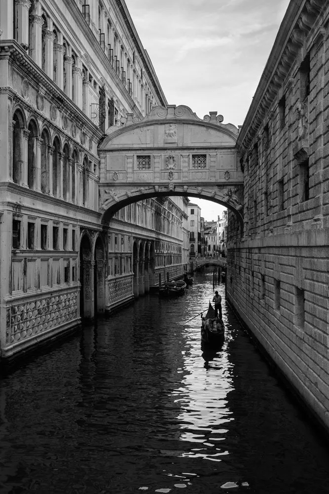 Bridge of Sighs in black and white