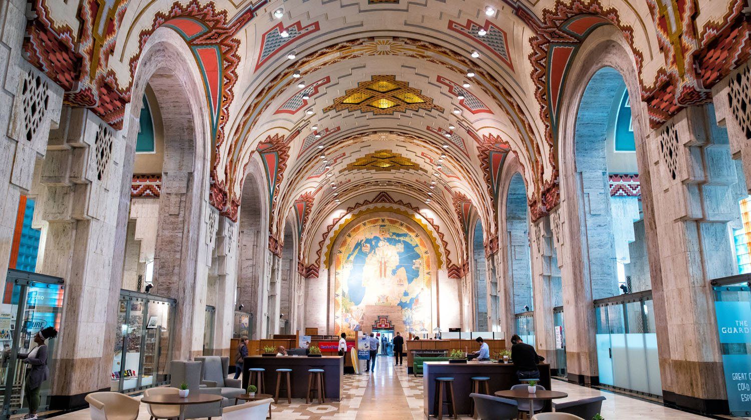 First Time in Detroit: How to Plan the Perfect Trip - Earth Trekkers