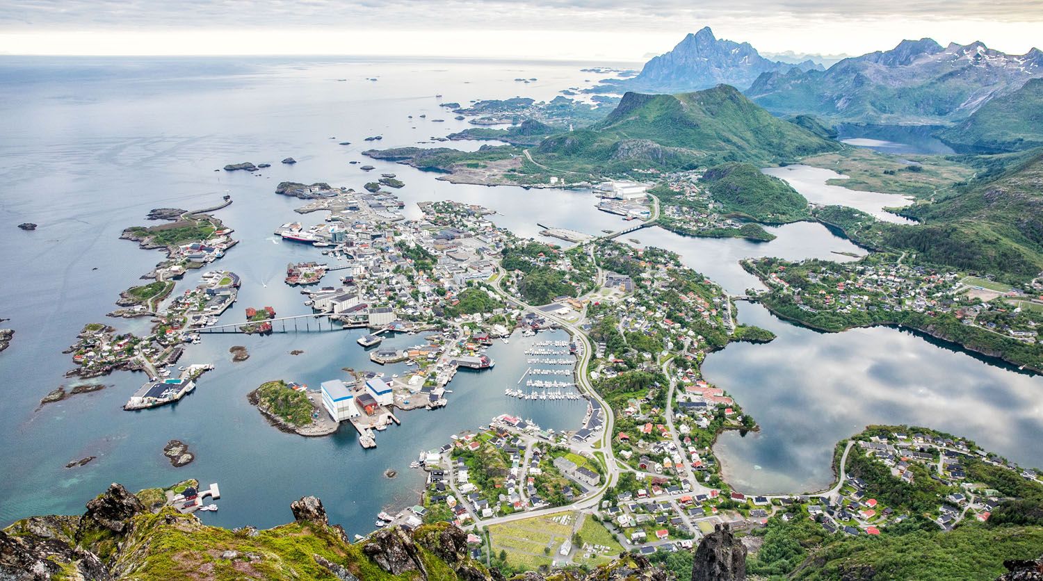 How To Hike Svolvaer Fl ya Djevelporten In The Lofoten Islands how-to-hike-svolvaer-fl-ya-djevelporten-in-the-lofoten-islands