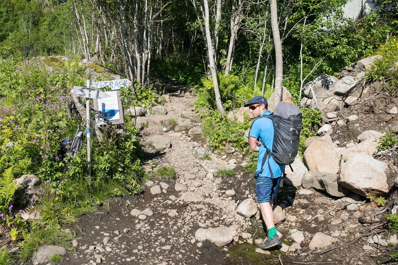 Svolvaergeita Trailhead