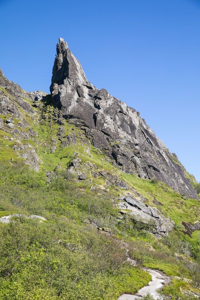 Svolvaergeita view from the trail