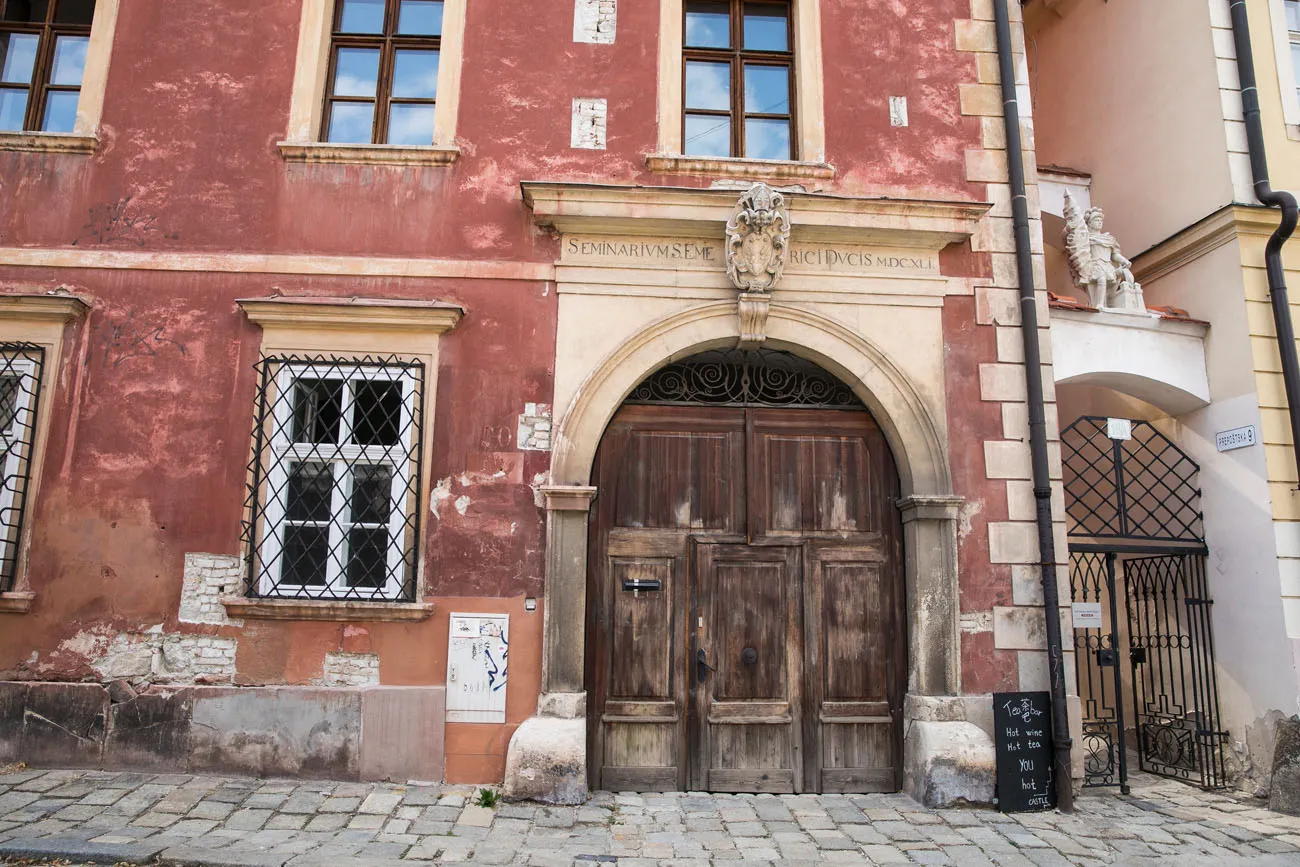 Building on Kapitulska Street