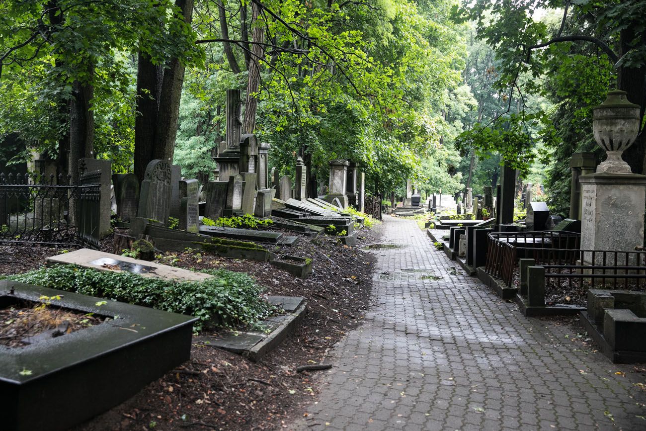 Warsaw Cemetery best things to do in Warsaw