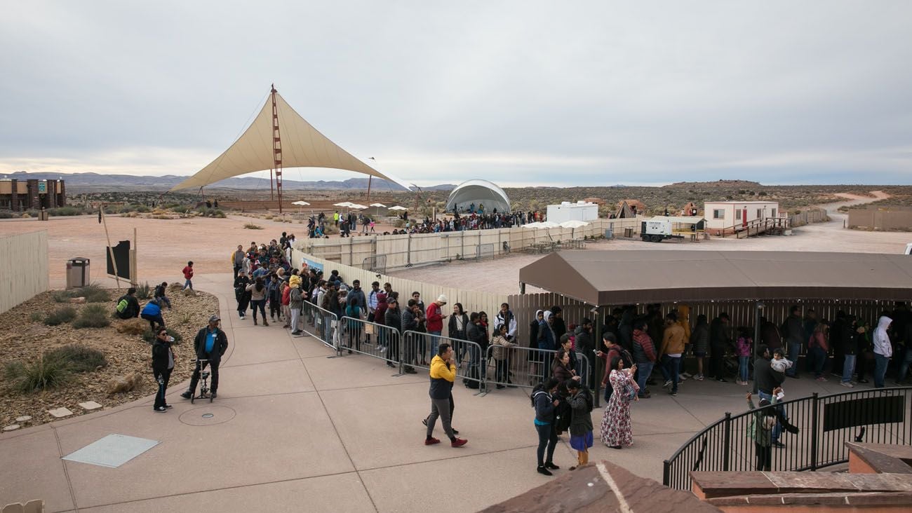 Line for Skywalk