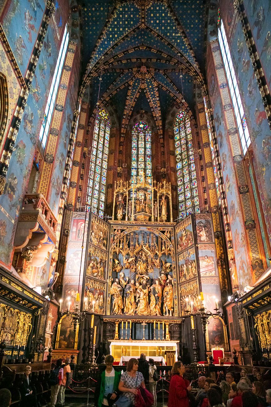 Inside St Marys Basilica 3 days in Krakow