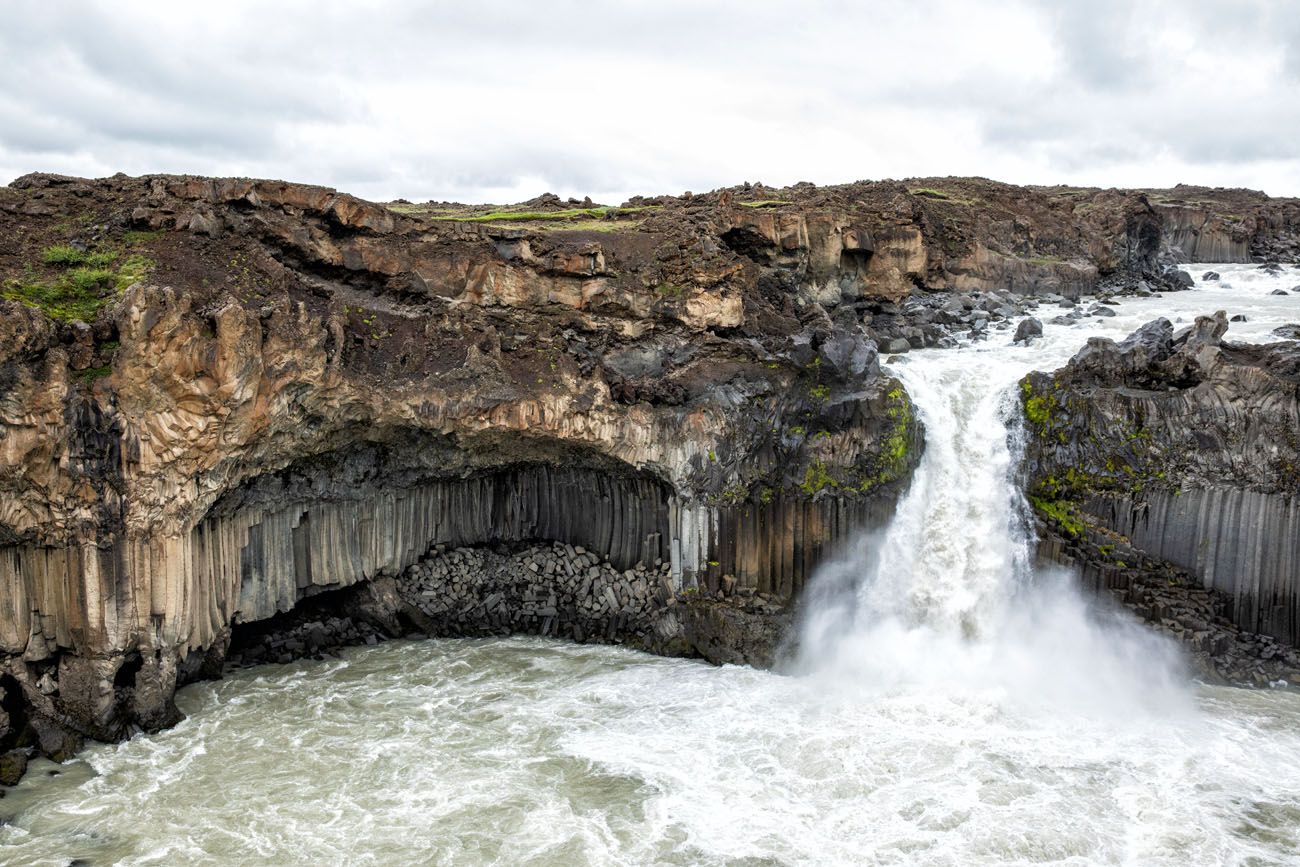 How to Visit Aldeyjarfoss Iceland