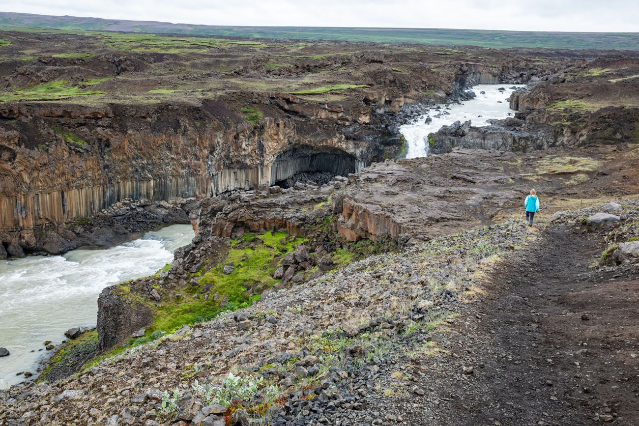 Trail to Aldeyjarfoss