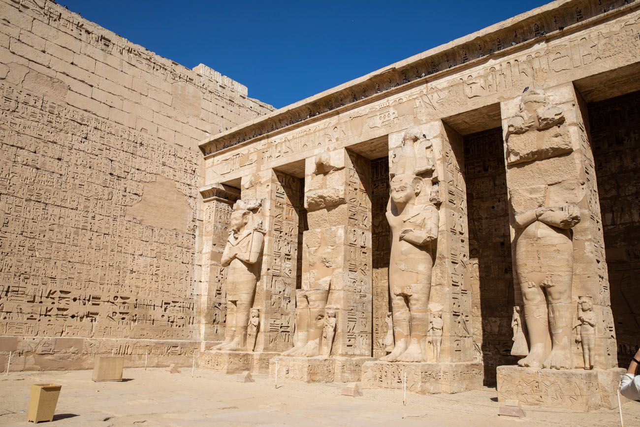 Statues Medinet Habu