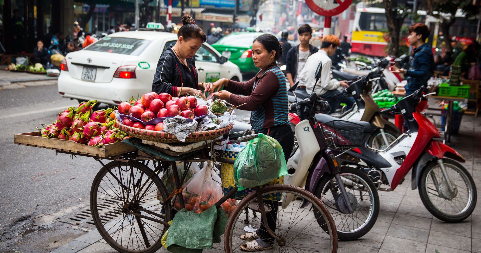 Featured image for “A Photojourney Through the Old Quarter of Hanoi”