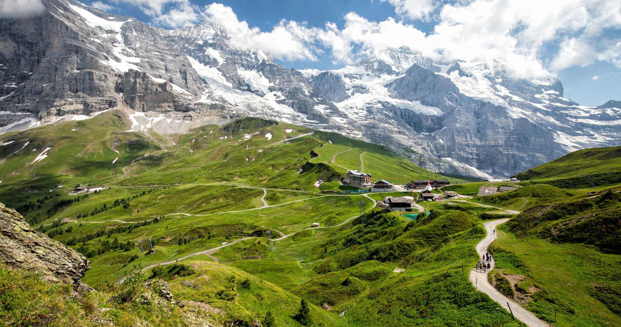 Featured image for “Walking from Männlichen to Kleine Scheidegg on the Panorama Trail”