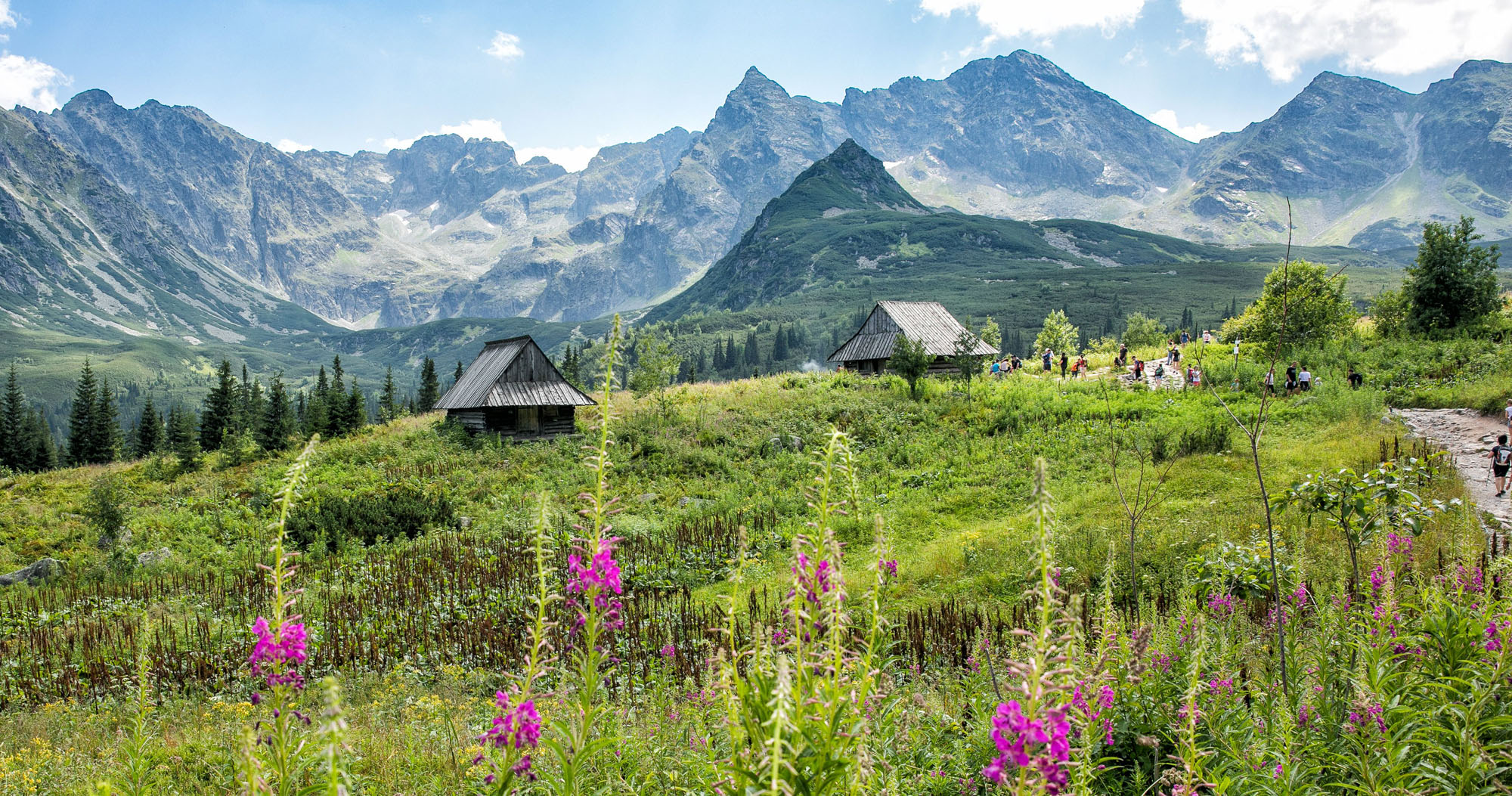 TAKAHIROMIYASHITATheSoloist.　TATRAS Should You Visit the Tatras from Poland or Slovakia?