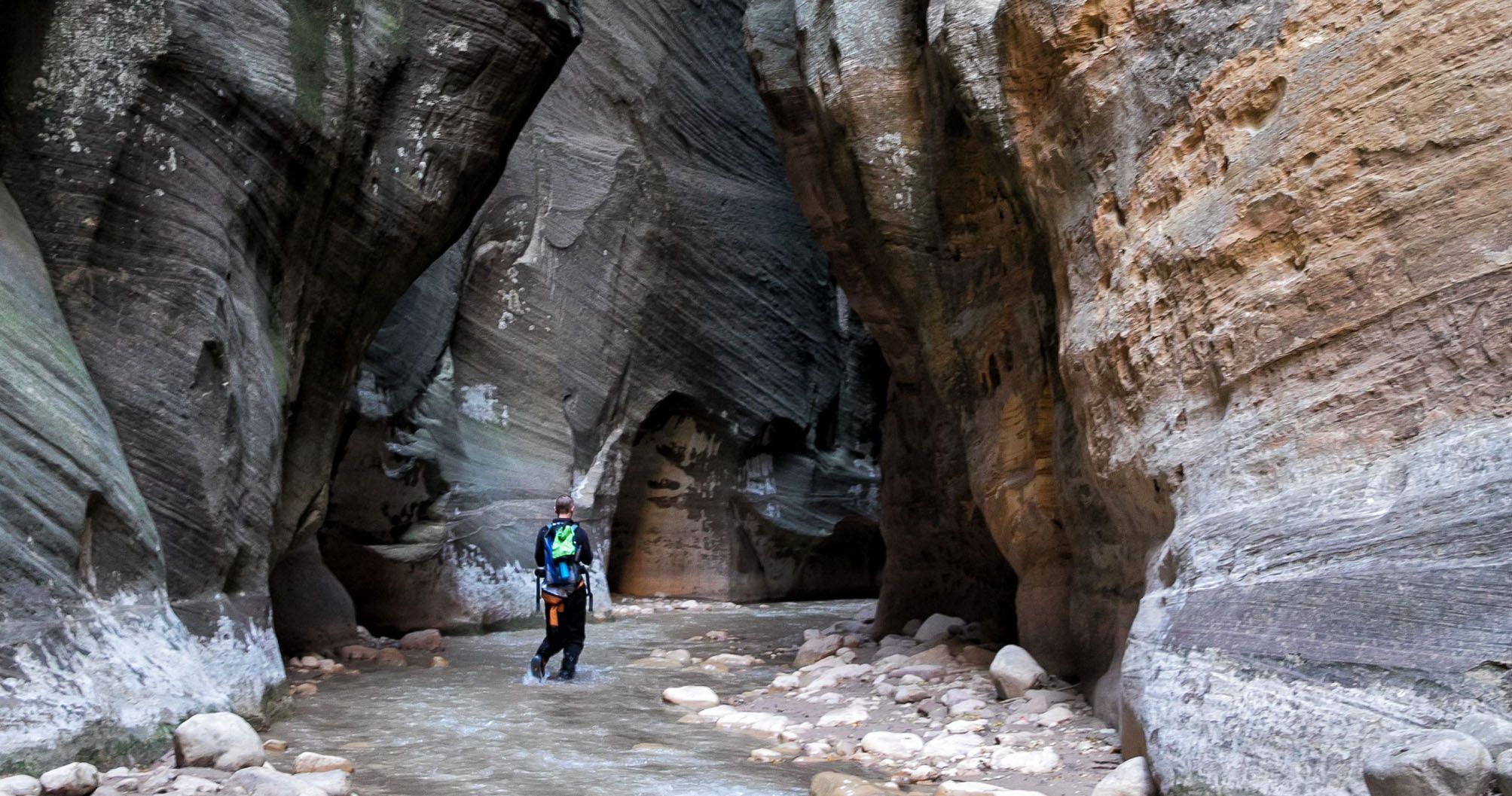 Featured image for “Zion Narrows Top-Down vs. Bottom-Up: Which One Should You Choose?”