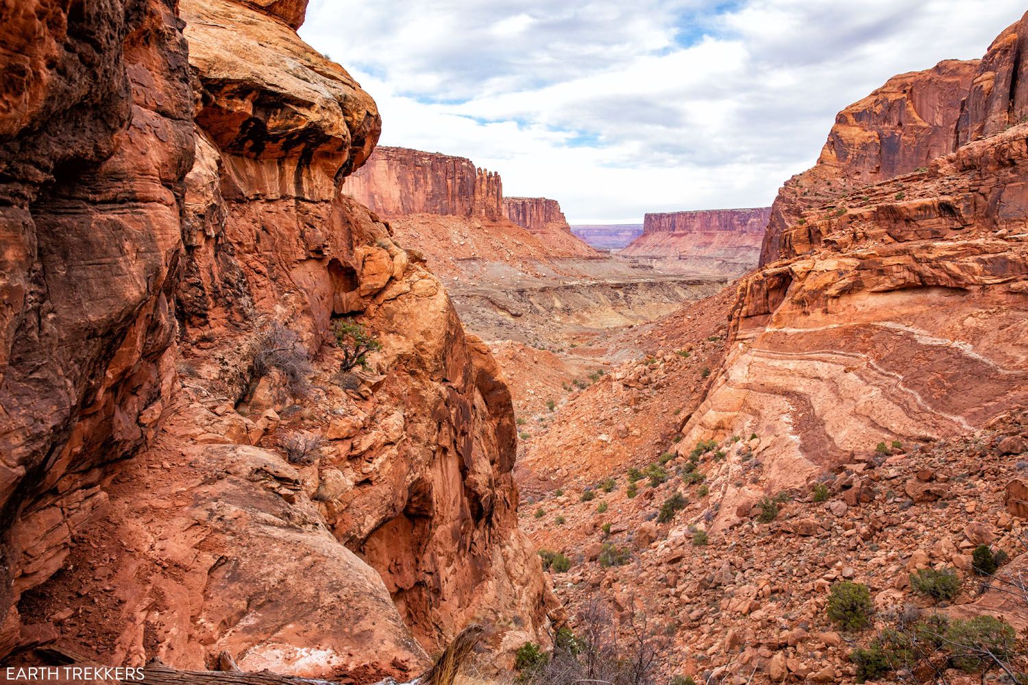 Syncline Loop Hike Canyonlands