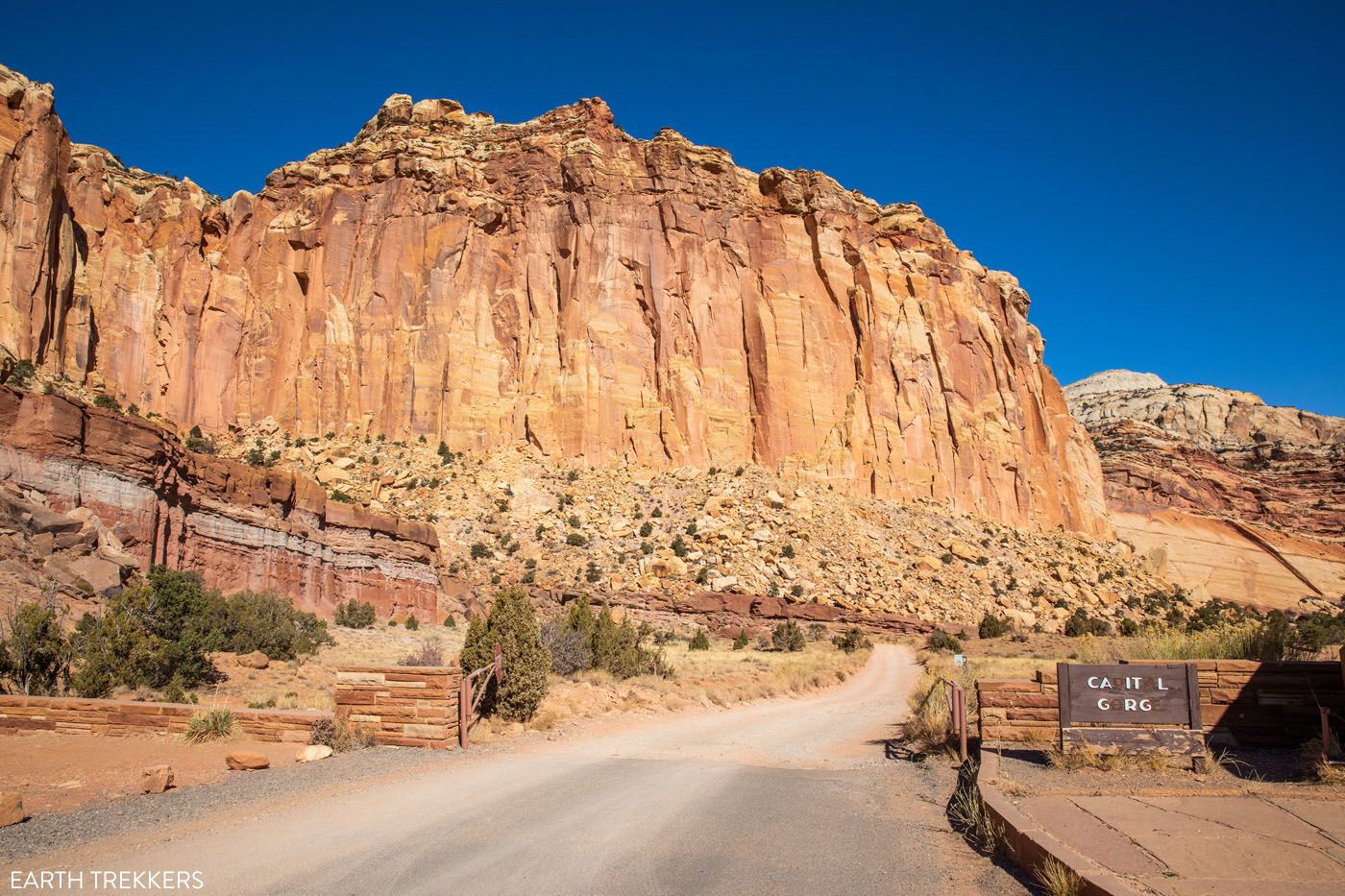 Capitol Gorge Road best hikes in Capitol Reef