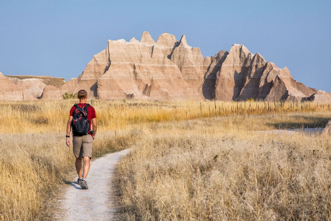 7 Best Hikes In Badlands National Park – Chaingang Design