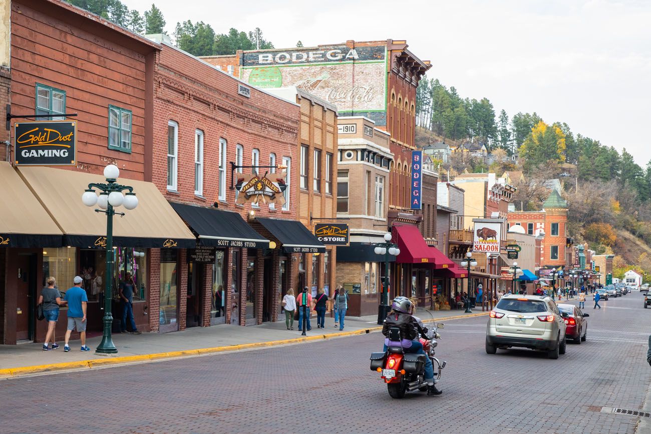 Deadwood South Dakota Yellowstone Devils Tower and Mount Rushmore