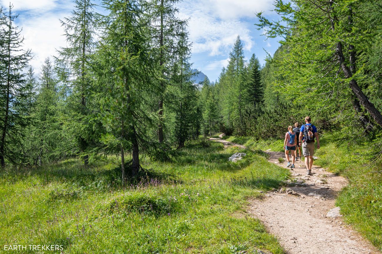 Lago Federa Hike Trail