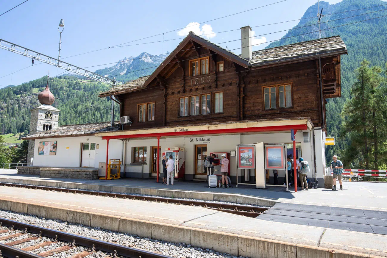 St Niklaus Train Station