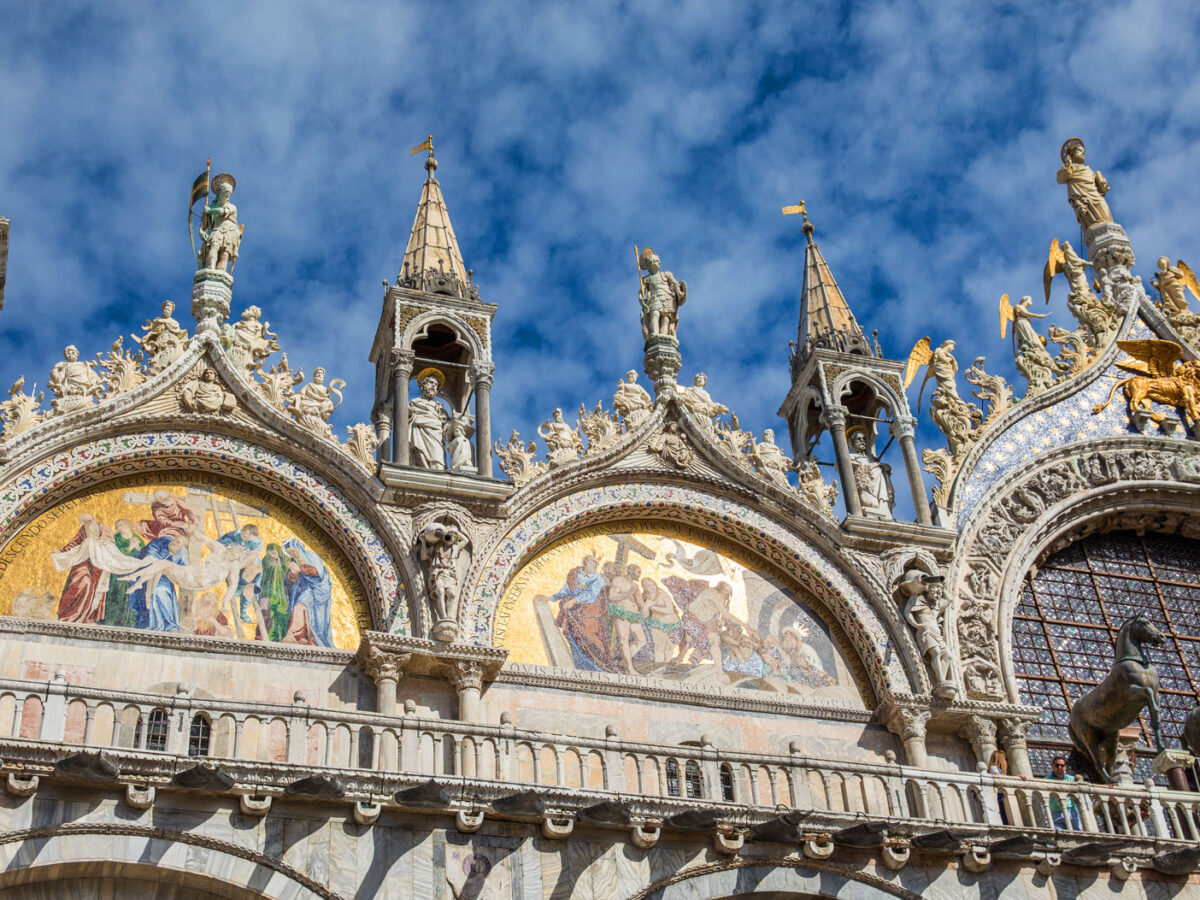 アート・デザイン・音楽 The Basilica of St Mark in Venice In the Art Biennale's Shadow, Venice Celebrates Music, Too