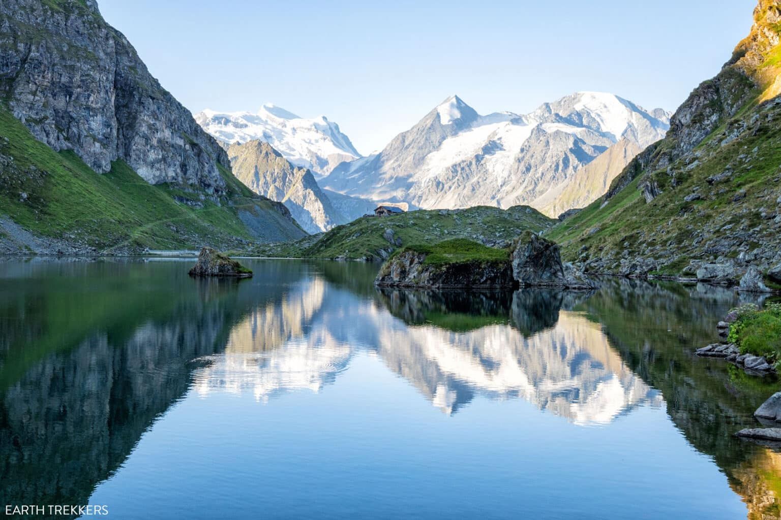 Walkers Haute Route Lac de Louvie