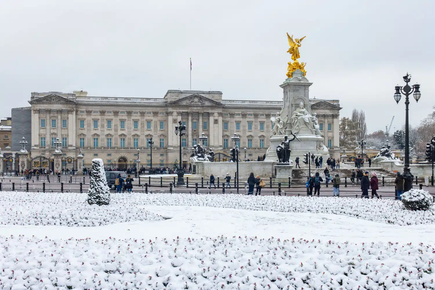 Buckingham Palace Snow | Things to do in London at Christmas