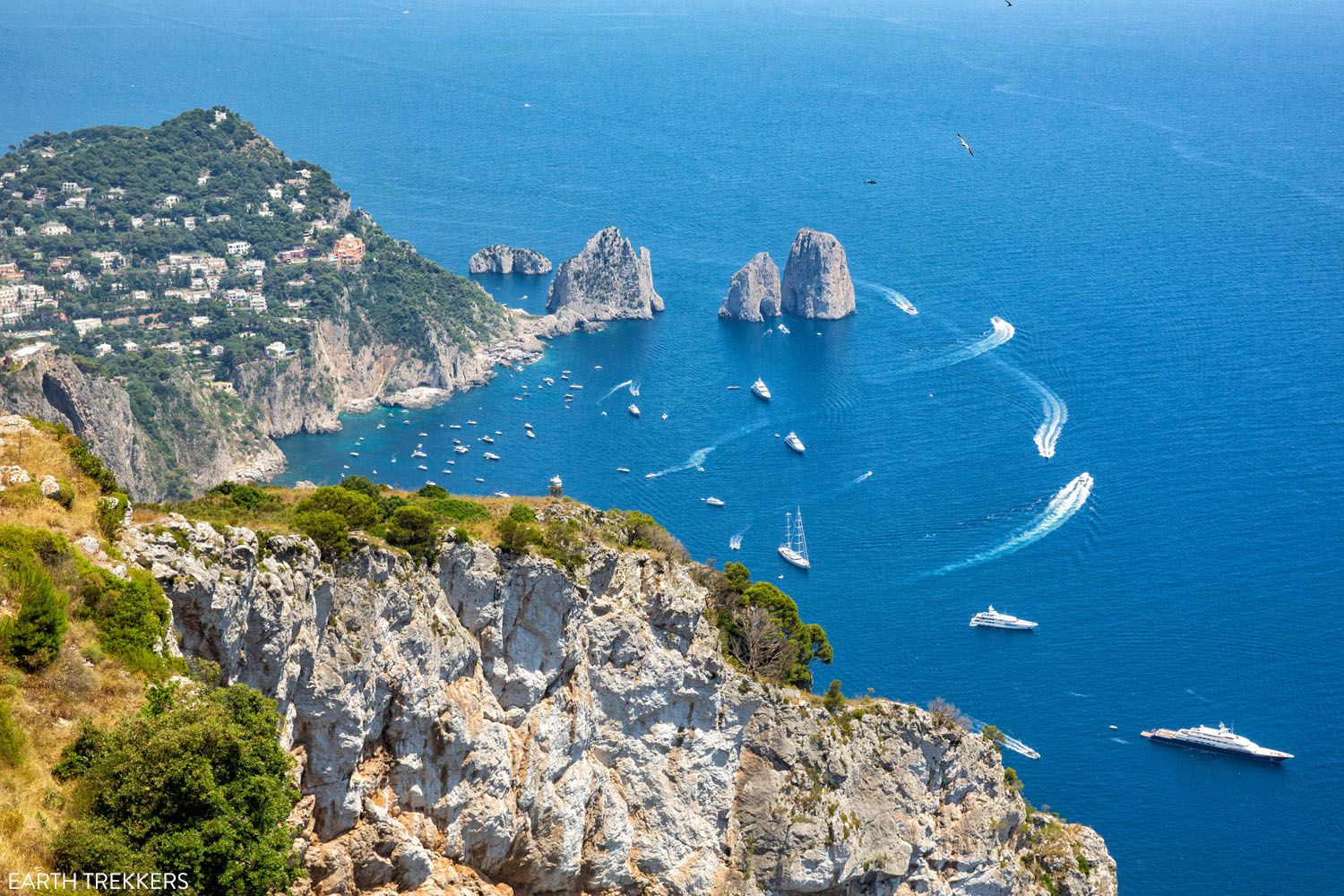 Not only the Blue Grotto, here are the 3 caves of Capri that you
