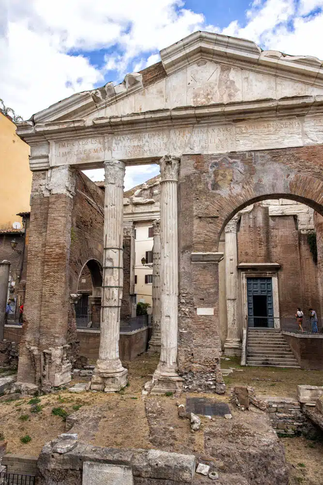 Portico dโOttavia