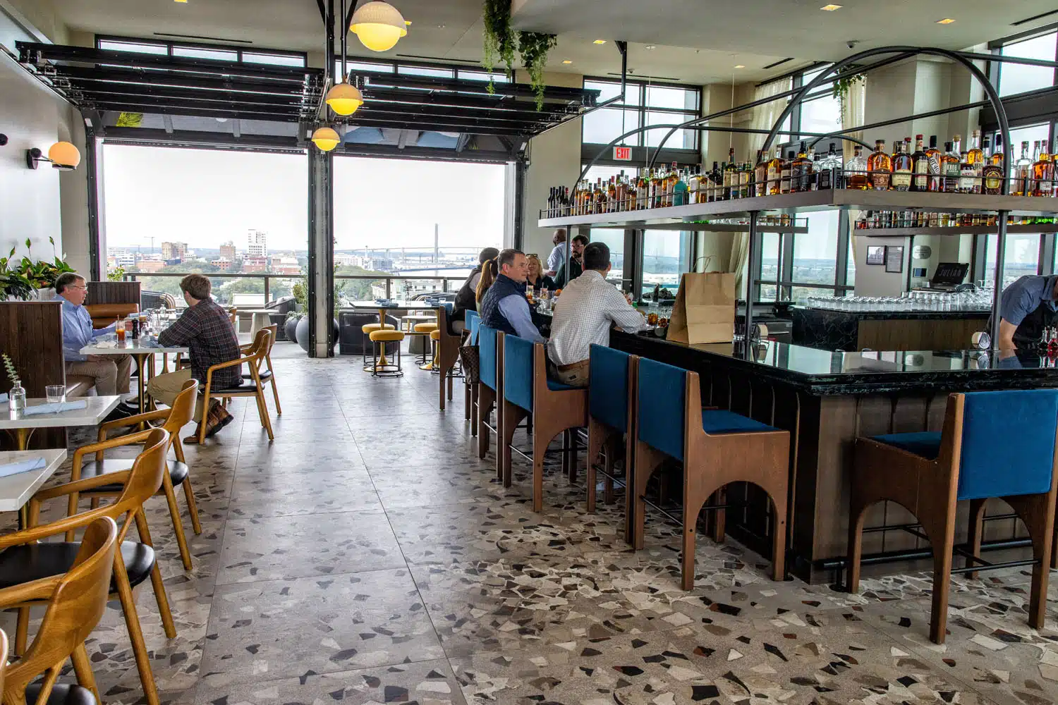 Best Bars in Savannah | Best rooftop bars in Savannah