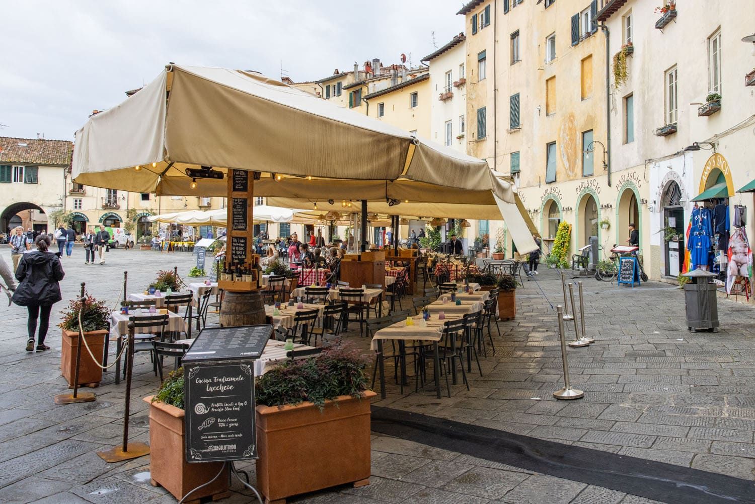 Lucca Restaurants