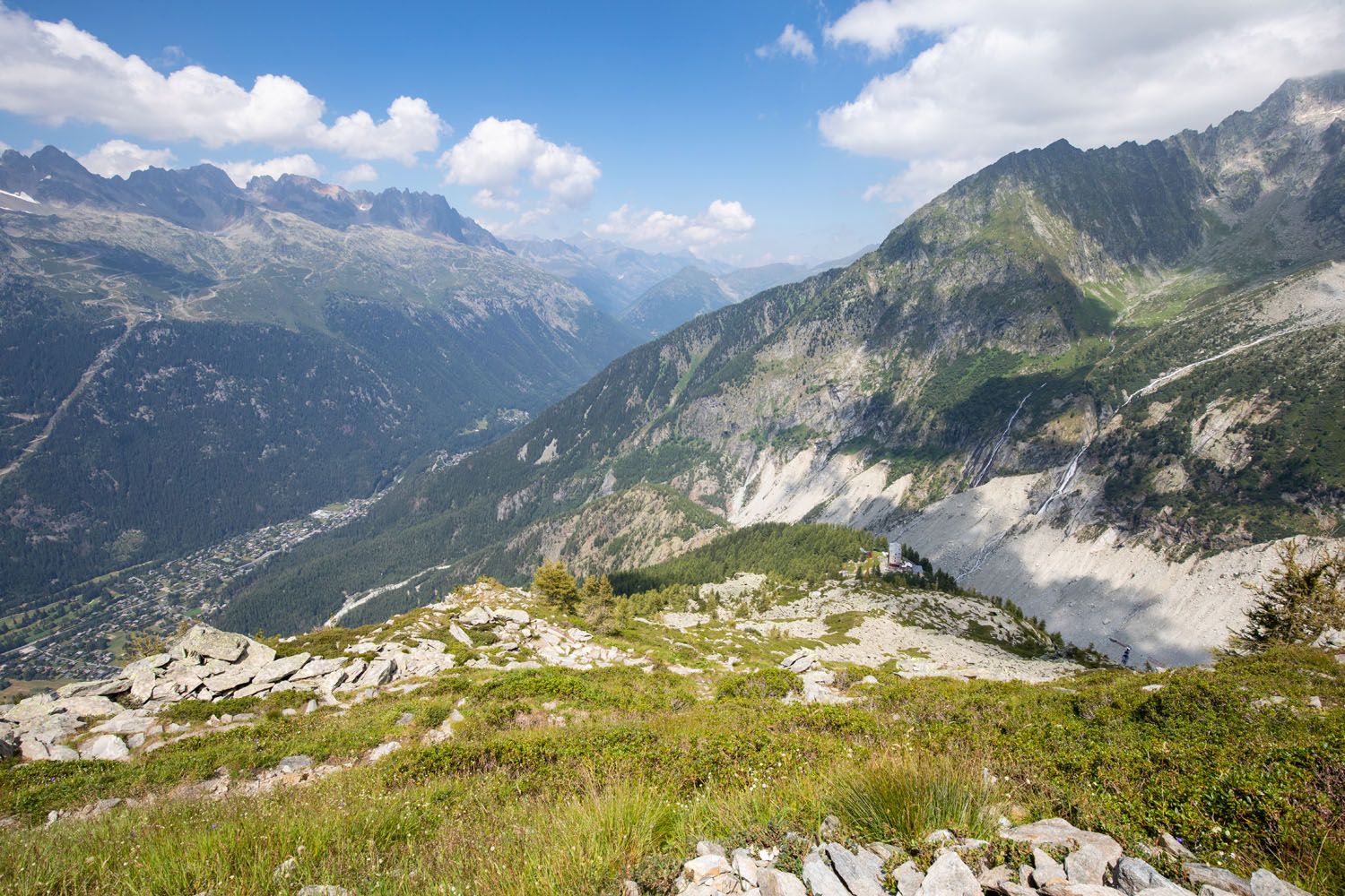 Le Signal View | Grand Balcon Nord Hike