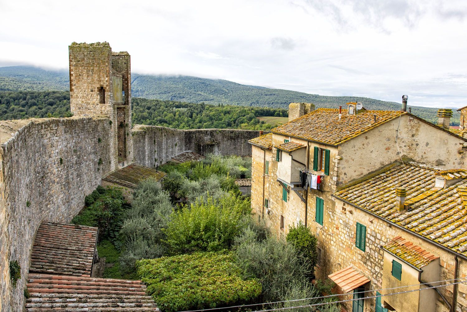 How to Visit Monteriggioni