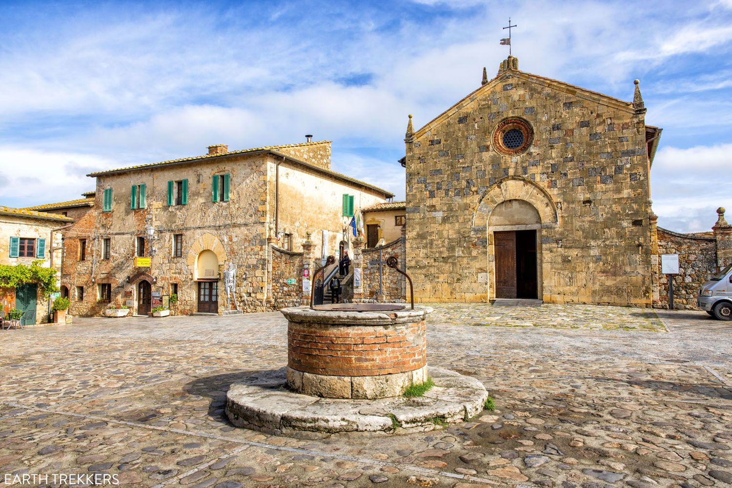 Piazza Roma Monteriggioni