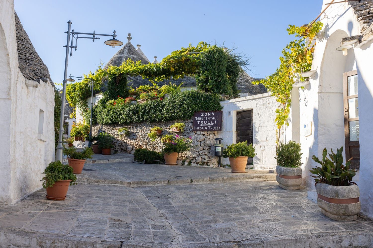 Walking Tour Alberobello