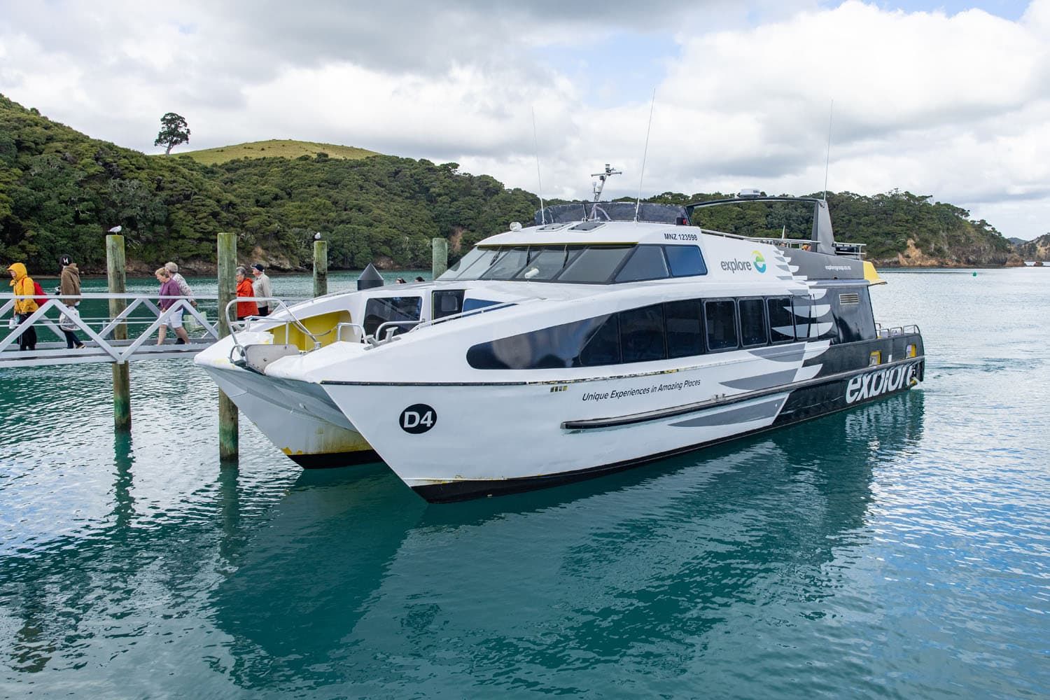 Bay of Islands Cruise Boat