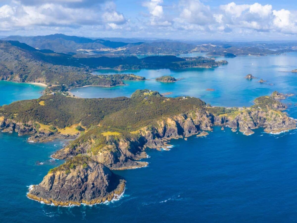 Bay of Islands | Things to Do, Map, Photos & HELPFUL Tips – Earth Trekkers